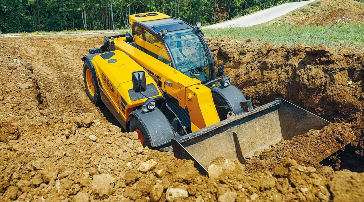 dieci agri farmer telehandler 007 Dieci Agri Farmer telehandler working on a construction site