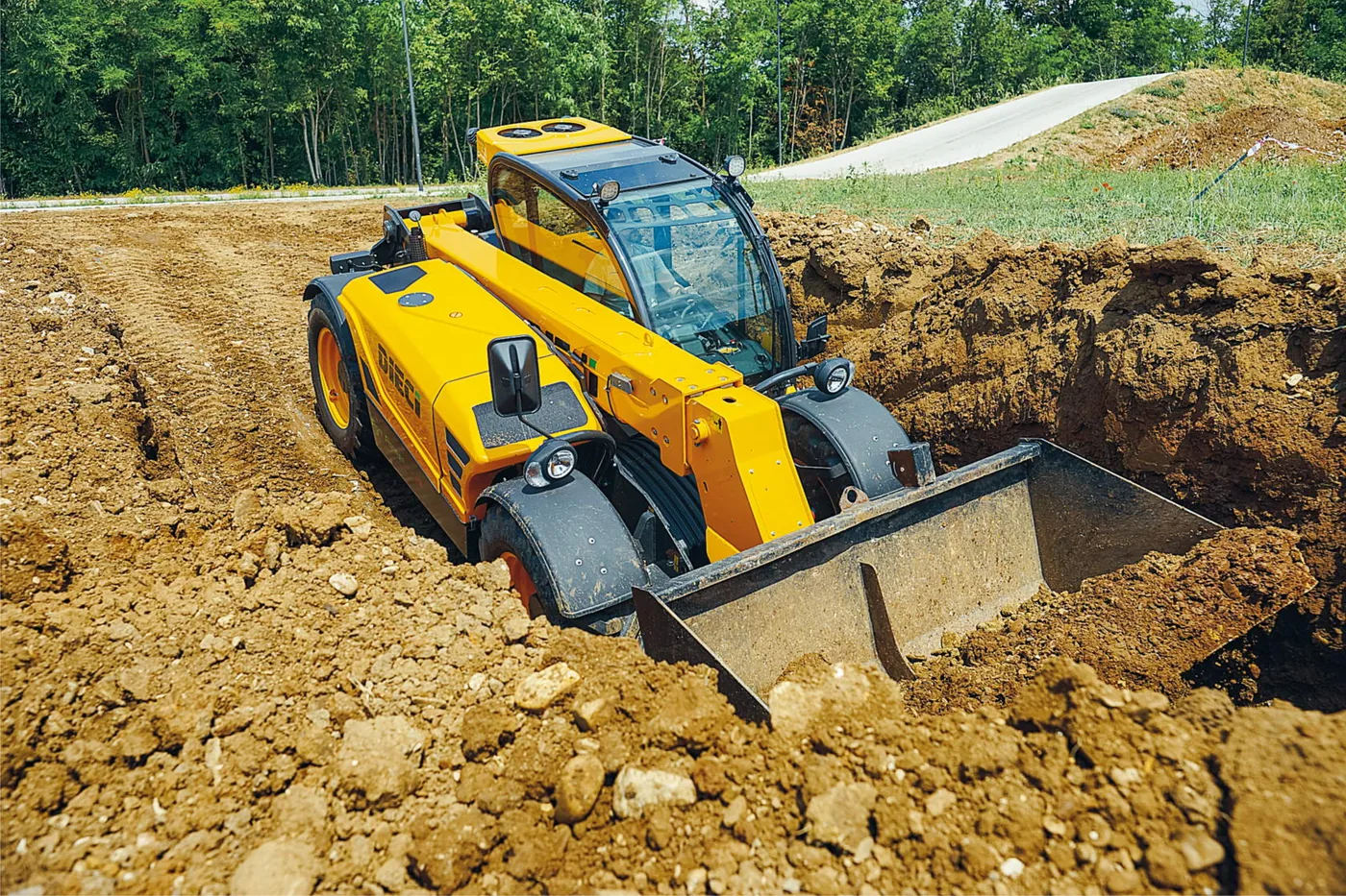 dieci agri farmer telehandler 007 Dieci Agri Farmer telehandler working on a construction site
